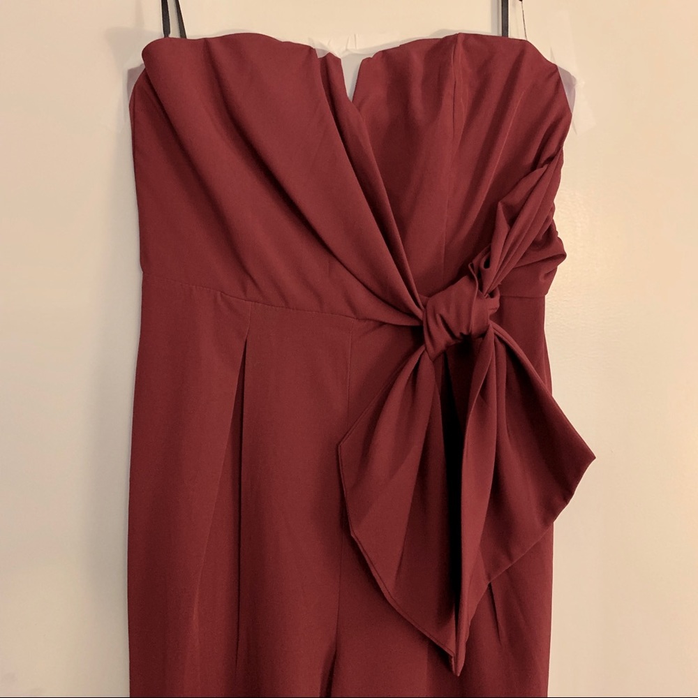✨NWOT Pretty Red V Neck Sleeveless Jumpsuit✨ - Picture 3 of 3